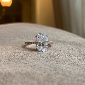 Everly Rings | The Lively Ring (4.7 Carat)